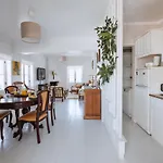 Bc House - * Санта-Круш