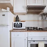 Bc House - * Санта-Круш