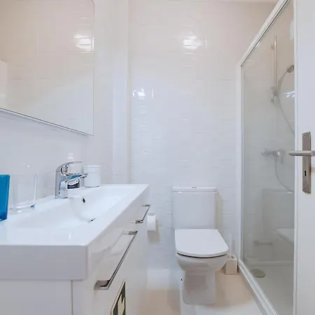 Bc House - * Santa Cruz (Oeste)